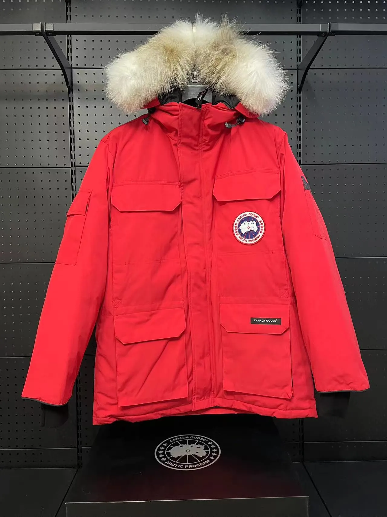 Red 🇨🇦CANADA GOOES 24 New Arrival 08 / Factory : . . . .Premium ， Drop Shipping！ Expedition 08 Same Style， ， Classic ， ， 。 ➖ 。 ➖ ， 。 ➖ 21 ，TC 85 ， Wear-Resistant。 ➖ 80 . 。 ➖ 100% nylon ， ， ！ ➖ 。 ➖ YKK ，YKK ， 。 ➖ 3M ， 。 : ， 。 ， · · Quality· ！ Size:XS-XXL